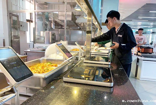 称重自助餐走进学校 让人抵抗不了的自助餐模式! 称重自助餐走进学校 让人抵抗不了的自助餐模式!